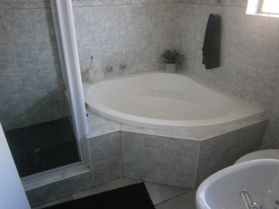 2 Bedroom Property for Sale in New Redruth Gauteng