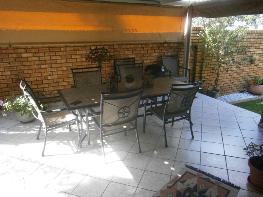 2 Bedroom Property for Sale in New Redruth Gauteng