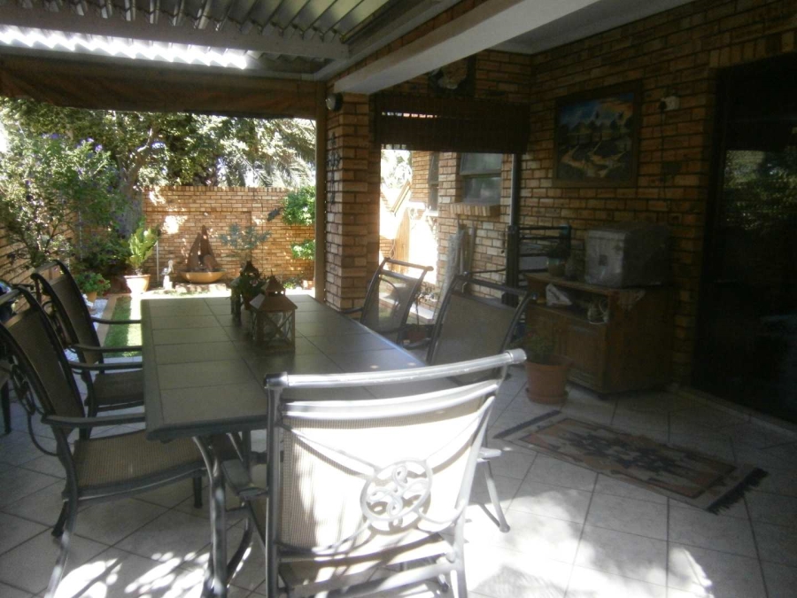 2 Bedroom Property for Sale in New Redruth Gauteng