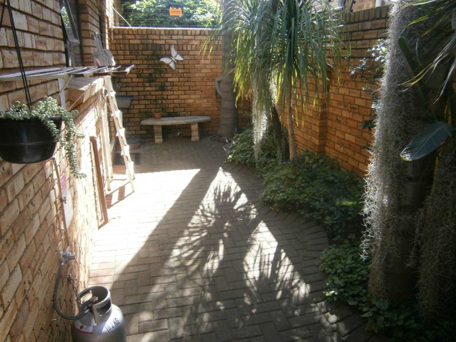 2 Bedroom Property for Sale in New Redruth Gauteng