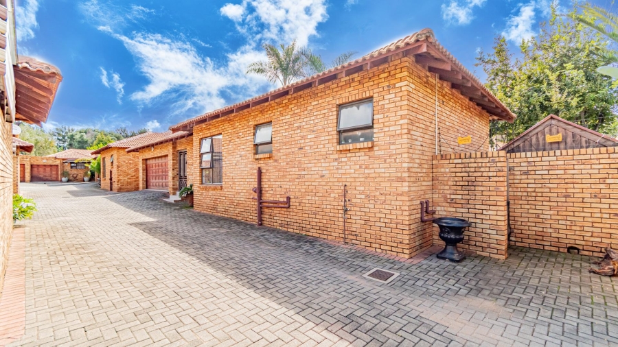 2 Bedroom Property for Sale in New Redruth Gauteng