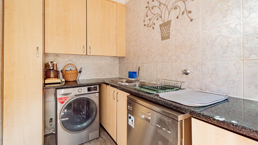 2 Bedroom Property for Sale in New Redruth Gauteng
