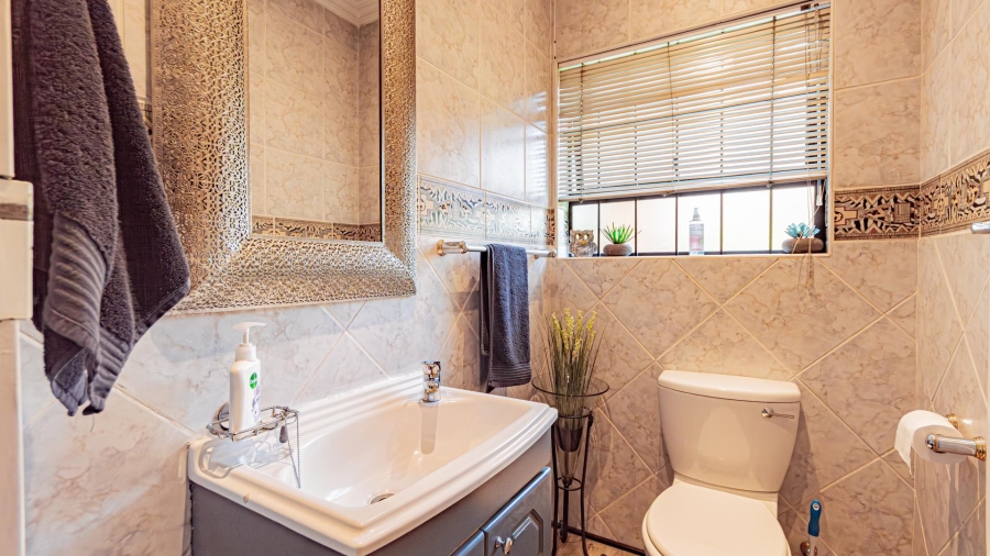 2 Bedroom Property for Sale in New Redruth Gauteng