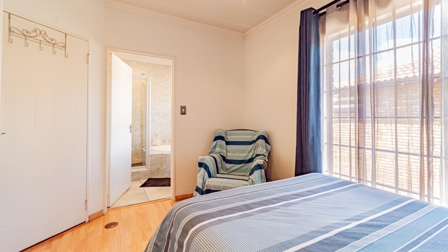 2 Bedroom Property for Sale in New Redruth Gauteng