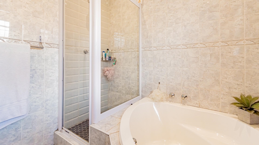 2 Bedroom Property for Sale in New Redruth Gauteng