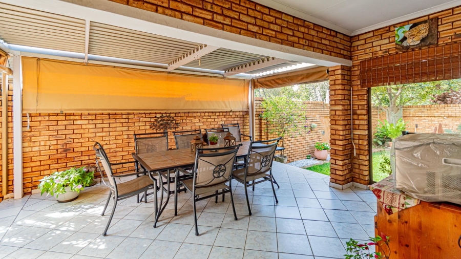 2 Bedroom Property for Sale in New Redruth Gauteng