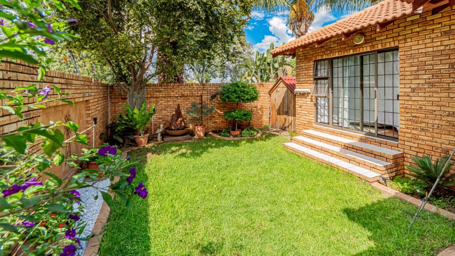 2 Bedroom Property for Sale in New Redruth Gauteng