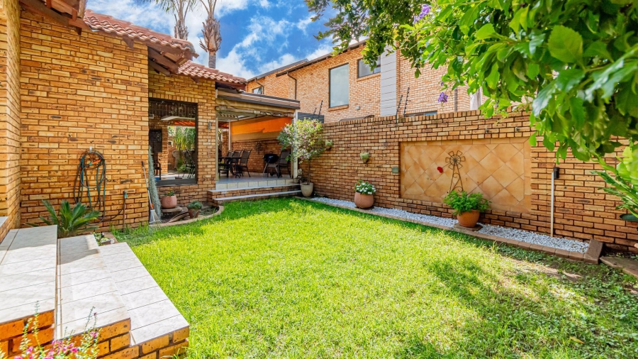 2 Bedroom Property for Sale in New Redruth Gauteng