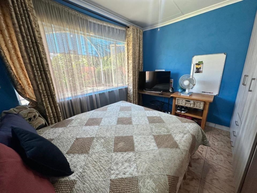 4 Bedroom Property for Sale in General Albertspark Gauteng