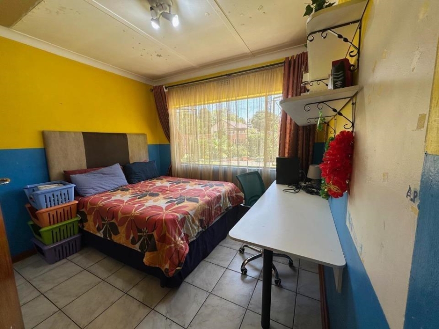 4 Bedroom Property for Sale in General Albertspark Gauteng