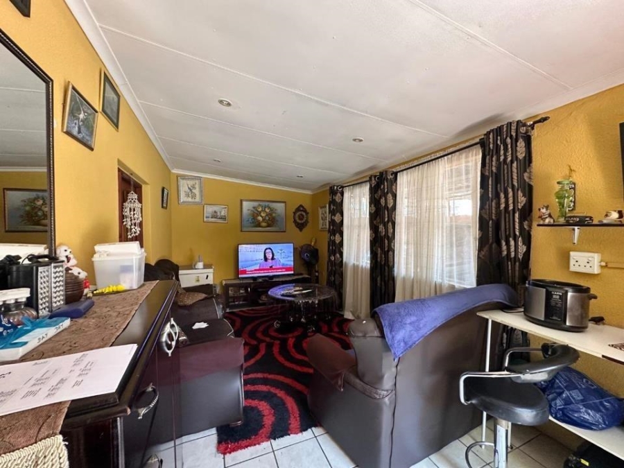 4 Bedroom Property for Sale in General Albertspark Gauteng