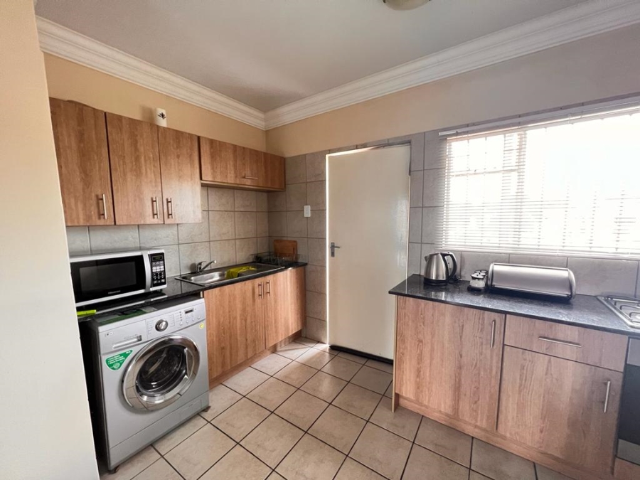 To Let 1 Bedroom Property for Rent in Buccleuch Gauteng