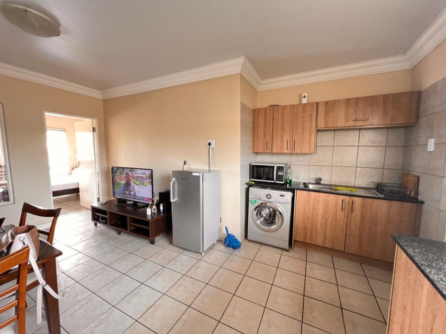 To Let 1 Bedroom Property for Rent in Buccleuch Gauteng