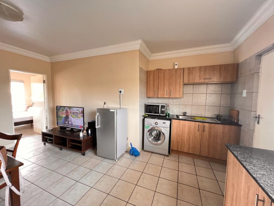 To Let 1 Bedroom Property for Rent in Buccleuch Gauteng