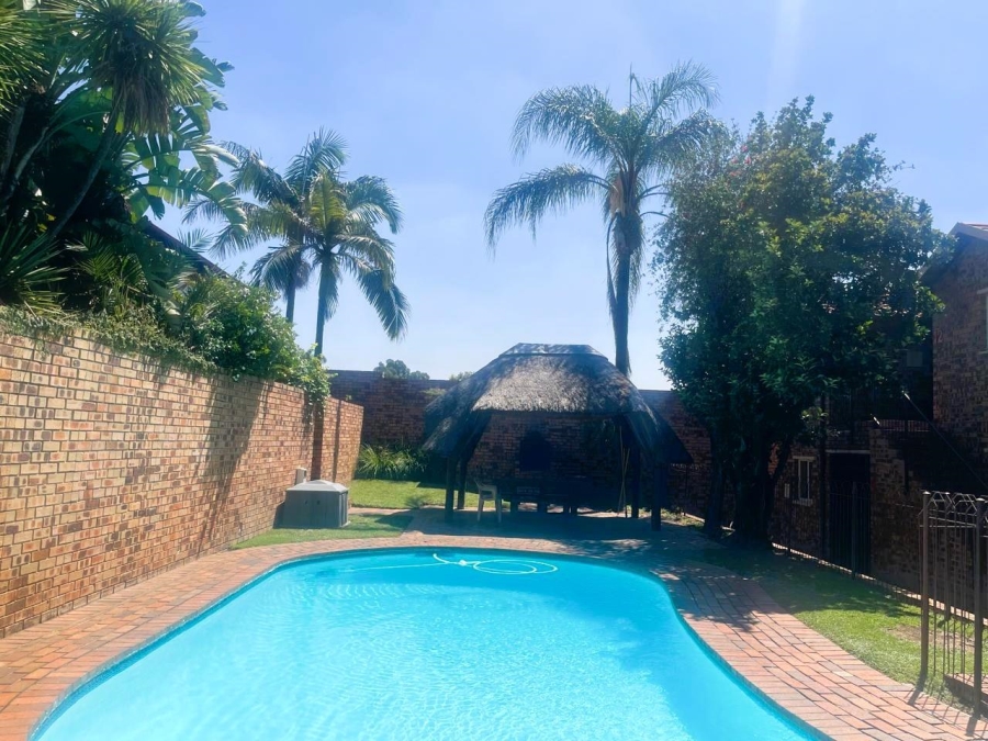 To Let 2 Bedroom Property for Rent in Ferndale Gauteng