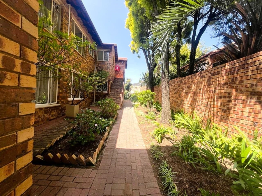 To Let 2 Bedroom Property for Rent in Ferndale Gauteng