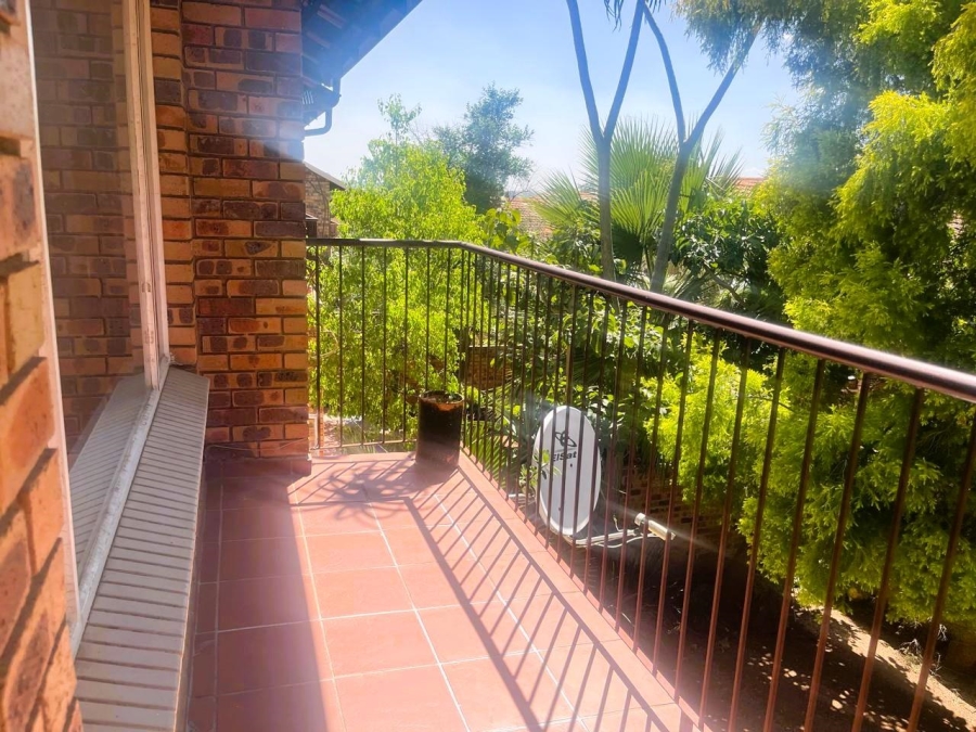 To Let 2 Bedroom Property for Rent in Ferndale Gauteng
