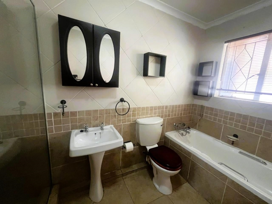 To Let 2 Bedroom Property for Rent in Ferndale Gauteng