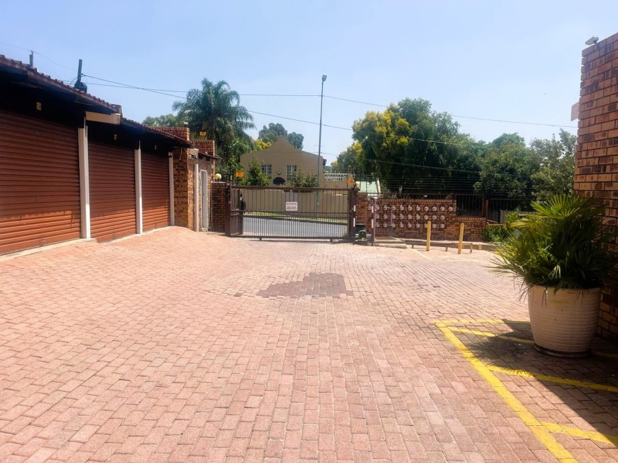 To Let 2 Bedroom Property for Rent in Ferndale Gauteng