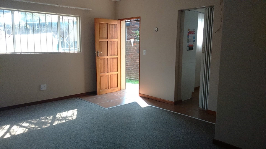 To Let 0 Bedroom Property for Rent in Fontainebleau Gauteng