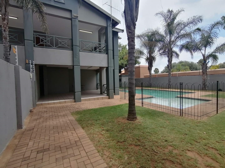 To Let 2 Bedroom Property for Rent in Noordhang Gauteng
