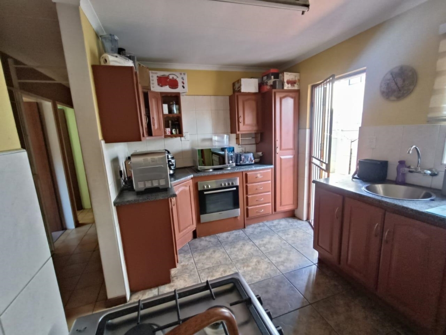 4 Bedroom Property for Sale in Zwartkop Gauteng