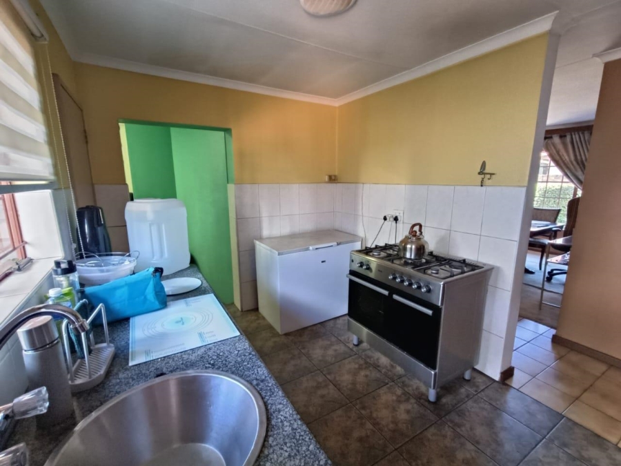 4 Bedroom Property for Sale in Zwartkop Gauteng