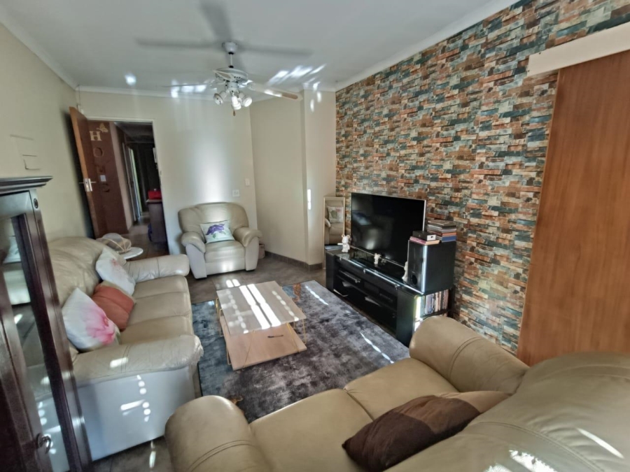 4 Bedroom Property for Sale in Zwartkop Gauteng