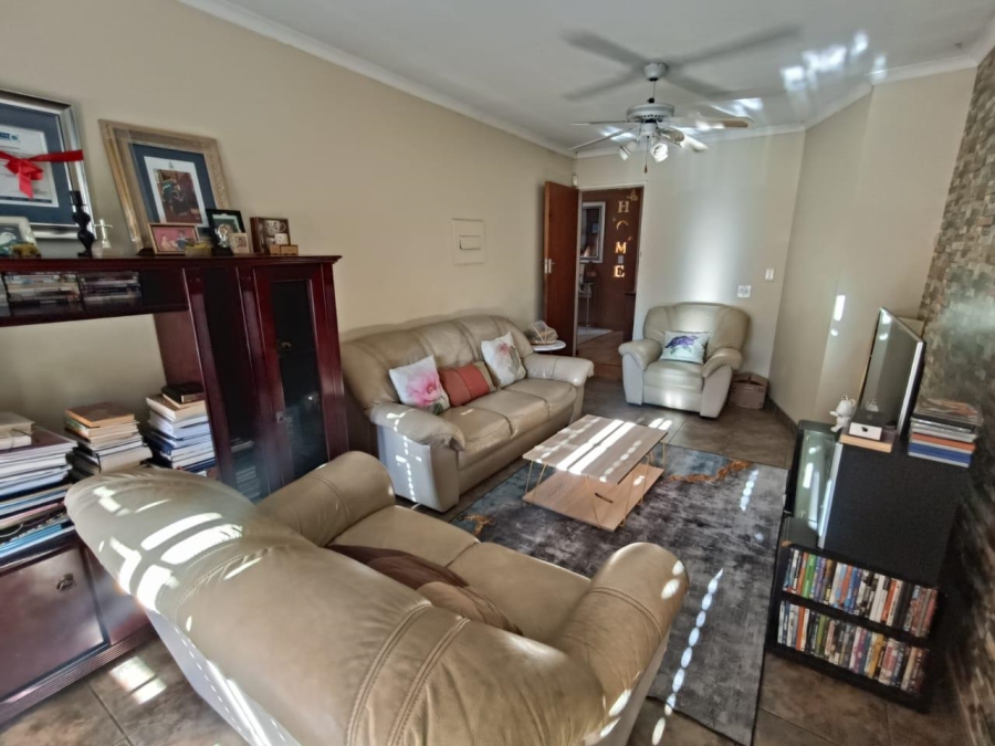4 Bedroom Property for Sale in Zwartkop Gauteng