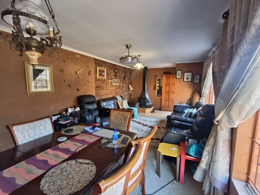 4 Bedroom Property for Sale in Zwartkop Gauteng