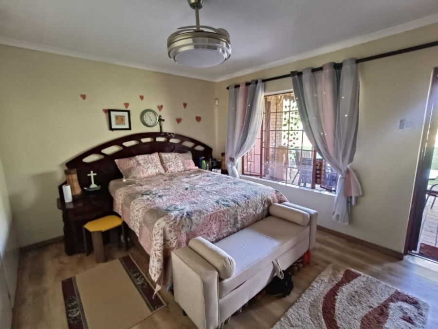 4 Bedroom Property for Sale in Zwartkop Gauteng