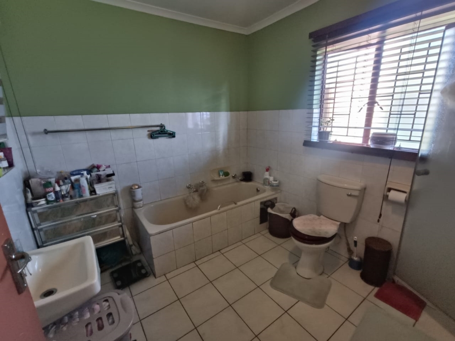 4 Bedroom Property for Sale in Zwartkop Gauteng
