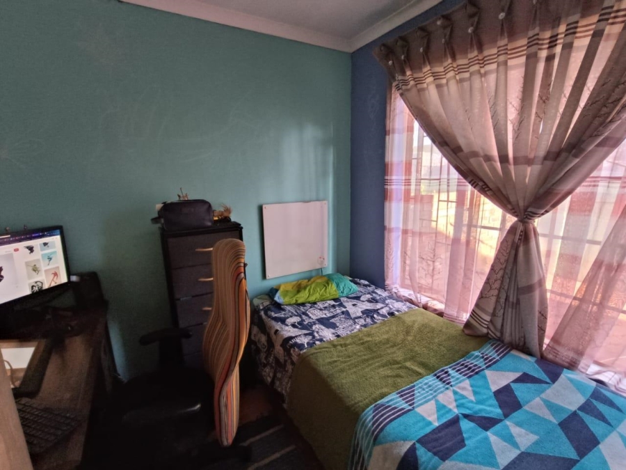 4 Bedroom Property for Sale in Zwartkop Gauteng