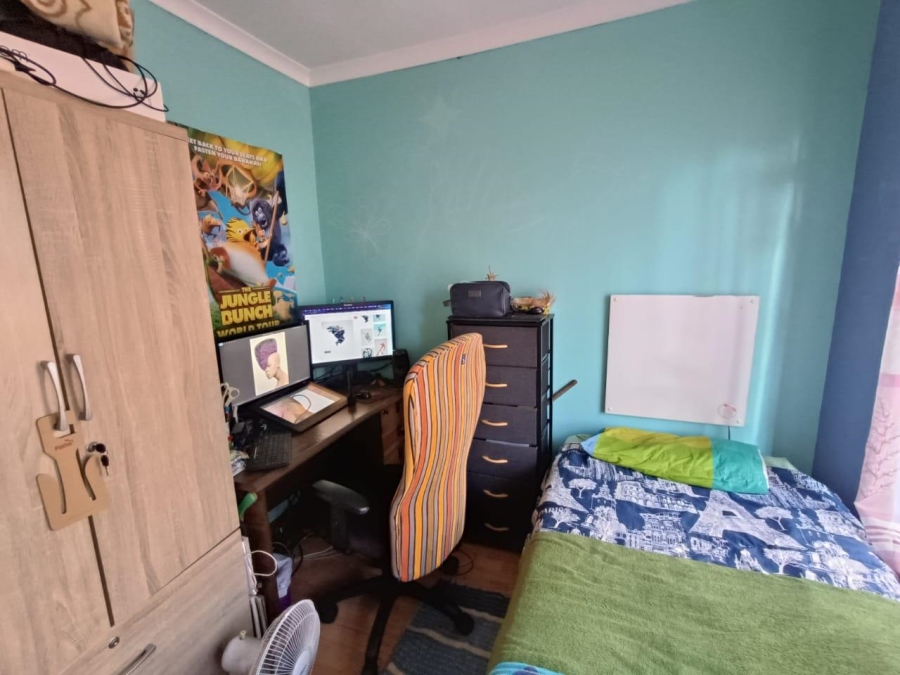 4 Bedroom Property for Sale in Zwartkop Gauteng