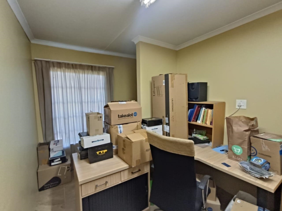 4 Bedroom Property for Sale in Zwartkop Gauteng