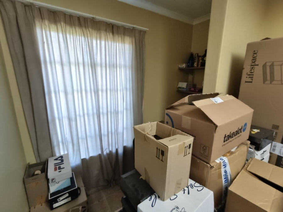 4 Bedroom Property for Sale in Zwartkop Gauteng