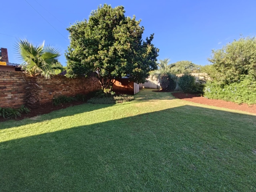 4 Bedroom Property for Sale in Zwartkop Gauteng