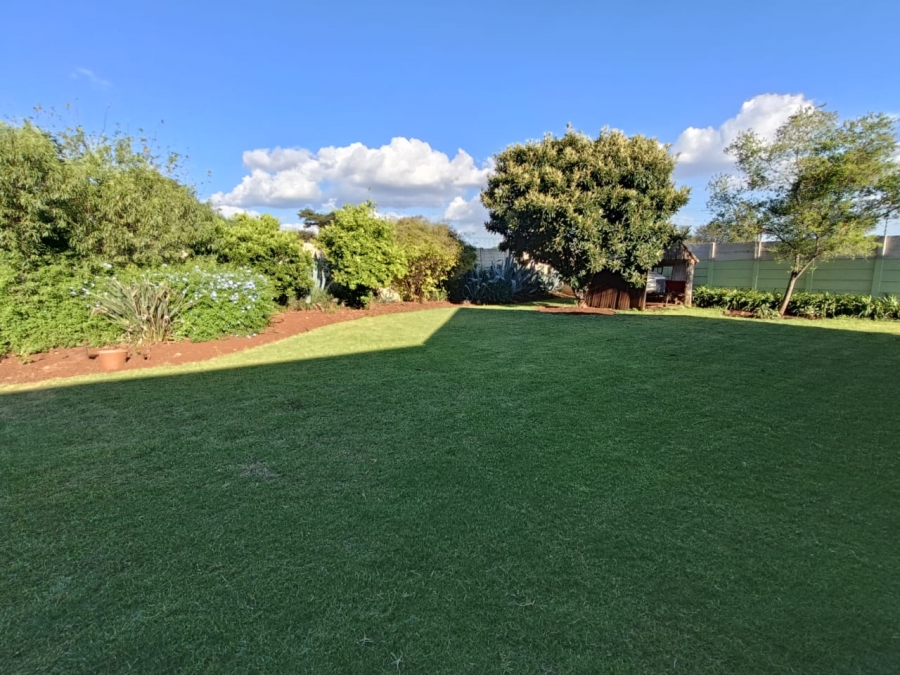 4 Bedroom Property for Sale in Zwartkop Gauteng