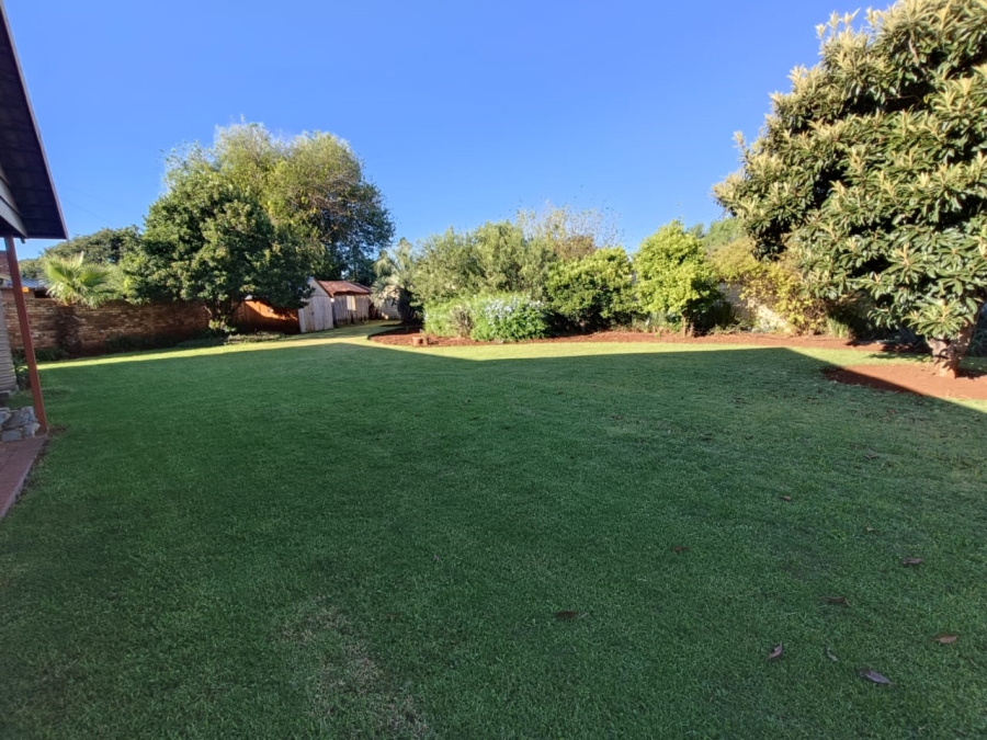 4 Bedroom Property for Sale in Zwartkop Gauteng