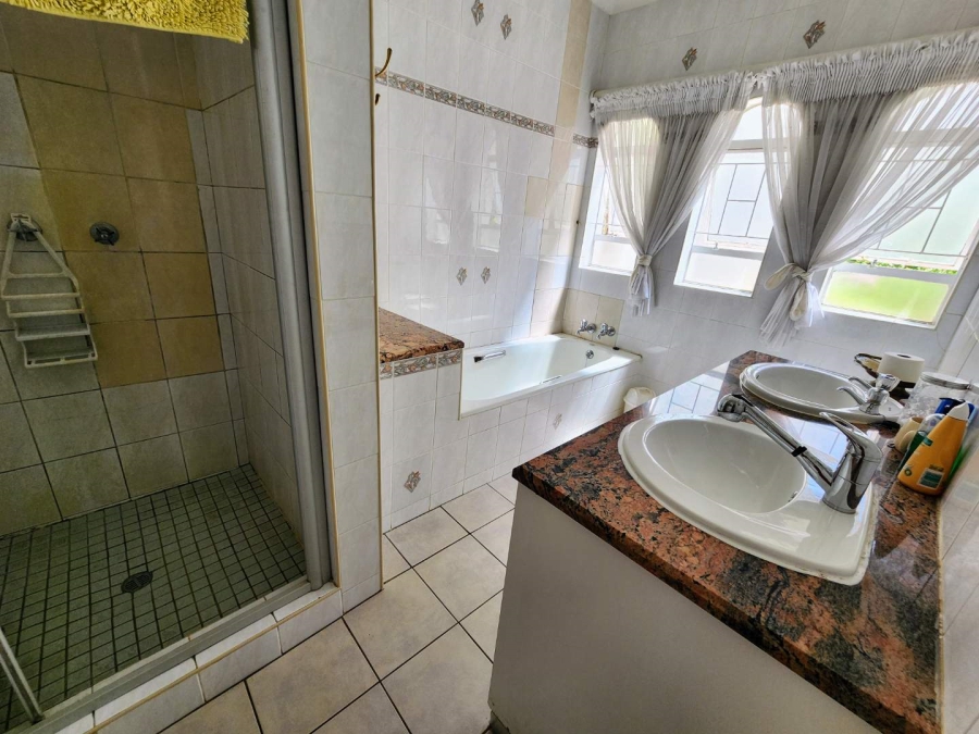 9 Bedroom Property for Sale in Muckleneuk Gauteng