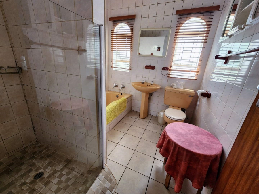 9 Bedroom Property for Sale in Muckleneuk Gauteng