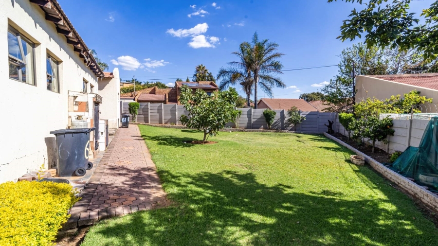 3 Bedroom Property for Sale in Mulbarton Gauteng