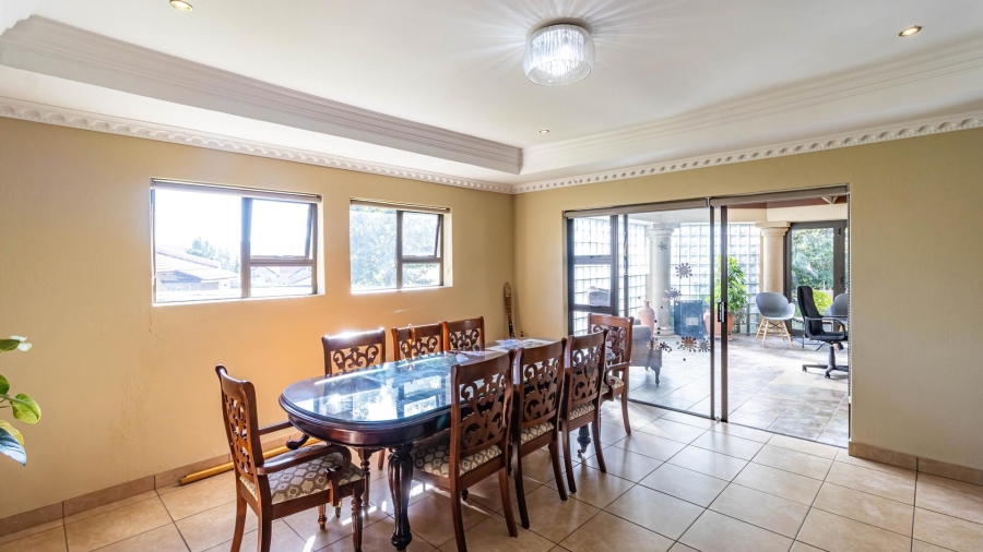 3 Bedroom Property for Sale in Mulbarton Gauteng