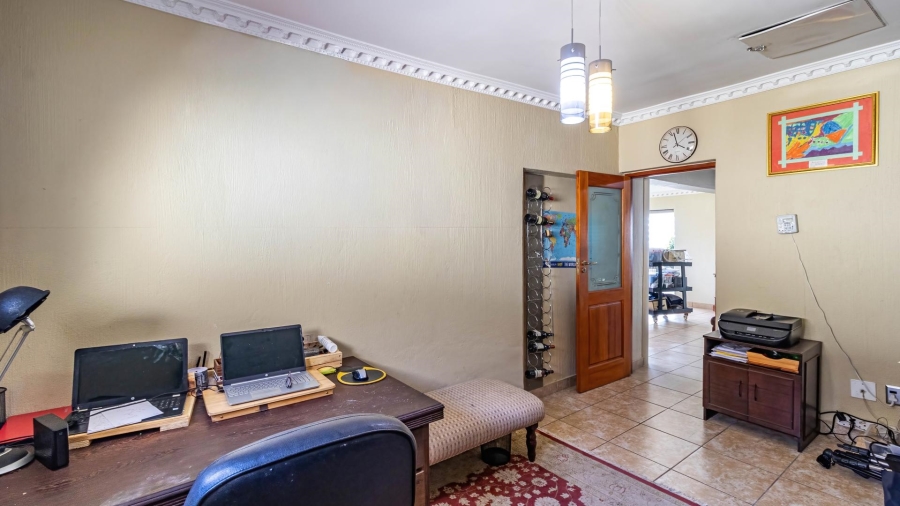 3 Bedroom Property for Sale in Mulbarton Gauteng