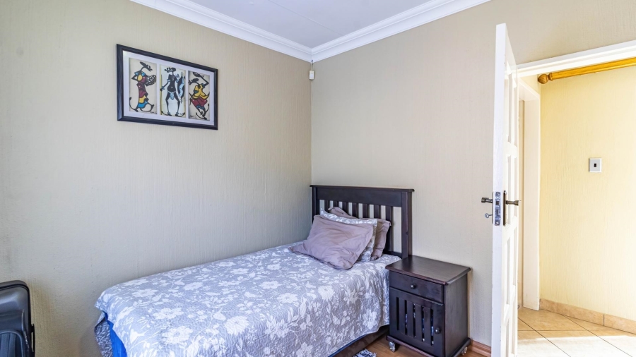 3 Bedroom Property for Sale in Mulbarton Gauteng