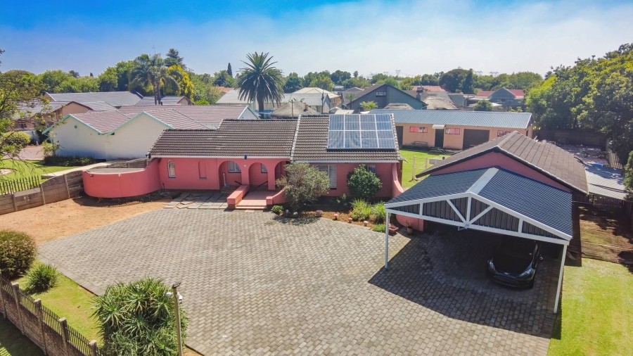 3 Bedroom Property for Sale in Brackenhurst Gauteng