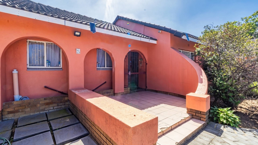 3 Bedroom Property for Sale in Brackenhurst Gauteng