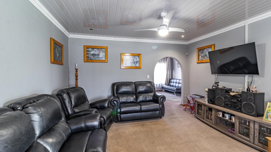 3 Bedroom Property for Sale in Brackenhurst Gauteng