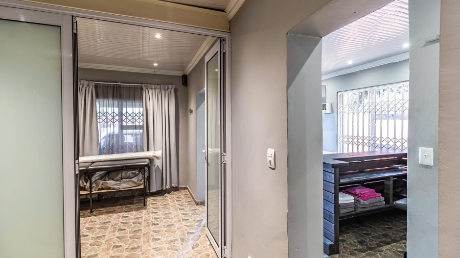 3 Bedroom Property for Sale in Brackenhurst Gauteng