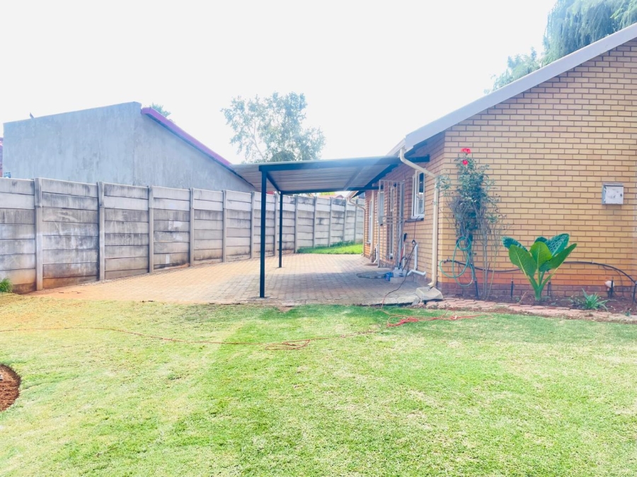 3 Bedroom Property for Sale in Lindhaven Gauteng